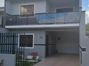 Casa / Sobrado para Venda em Curitiba/PR Pinheirinho 3...
