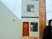 Casa / Sobrado para Venda em Curitiba/PR Pinheirinho 2...