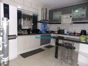 Casa / Sobrado para Venda em Curitiba/PR Pinheirinho 3...