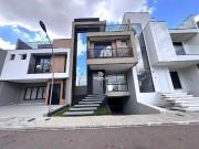 Casa / Sobrado para Venda em Curitiba/PR Pinheirinho 3...