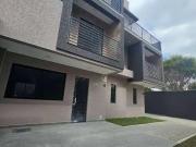 Casa / Sobrado para Venda em Curitiba/PR Pinheirinho 3...