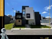 Casa / Sobrado para Venda em Curitiba/PR Santa Cândida 3...