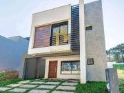 Casa / Sobrado para Venda em Curitiba/PR Santa Cândida 3...