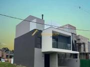 Casa / Sobrado para Venda em Curitiba/PR Santa Cândida 3...