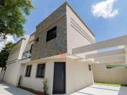 Casa / Sobrado para Venda em Curitiba/PR Santa...