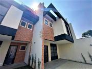 Casa / Sobrado para Venda em Curitiba/PR Santa...