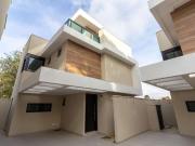 Casa / Sobrado para Venda em Curitiba/PR Santa...