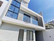 Casa / Sobrado para Venda em Curitiba/PR Santo Inácio 3...