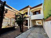 Casa / Sobrado para Venda em Curitiba/PR Tarumã 4 Quartos