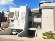 Casa / Sobrado para Venda em Curitiba/PR Uberaba 3 Quartos