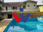 Casa / Sobrado para Venda em Curitiba/PR Uberaba 5 Quartos