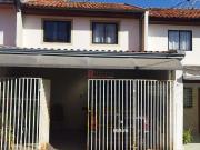 Casa / Sobrado para Venda em Curitiba/PR Xaxim 3 Quartos