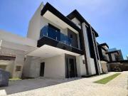 Casa / Sobrado para Venda em Curitiba/PR Xaxim 3 Quartos