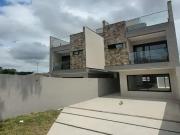 Casa / Sobrado para Venda em Curitiba/PR Xaxim 3 Quartos