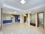 Casa / Sobrado para Venda em Curitiba/PR Xaxim 4 Quartos