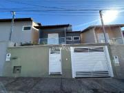 Casa / Sobrado para Venda em Extrema/MG Centro 3 Quartos