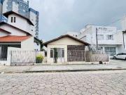 Casa / Sobrado para Venda em Florianópolis/SC Trindade 4...