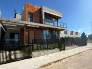 Casa / Sobrado para Venda em Garopaba/SC Ferraz 3 Quartos