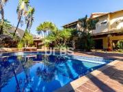 Casa / Sobrado para Venda em Goiânia/GO Elísio Campos 4...