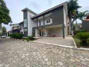 Casa / Sobrado para Venda em Guararema/SP Itapema 4 Quartos