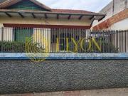 Casa / Sobrado para Venda em Guaratinguetá/SP Centro 5...