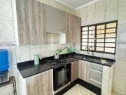 Casa / Sobrado para Venda em Guaratinguetá/SP Jardim do...