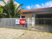 Casa / Sobrado para Venda em Guaratuba/PR Centro 3 Quartos