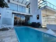 Casa / Sobrado para Venda em Guaratuba/PR Centro 4 Quartos