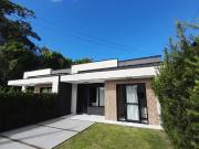 Casa / Sobrado para Venda em Guaratuba/PR Cohapar 3 Quartos