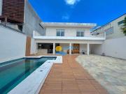 Casa / Sobrado para Venda em Guarujá/SP Enseada 5 Quartos