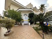 Casa / Sobrado para Venda em Guarujá/SP Tombo 3 Quartos