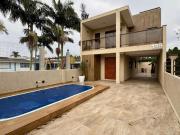 Casa / Sobrado para Venda em Imbé/RS Centro 3 Quartos