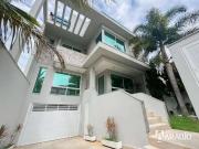 Casa / Sobrado para Venda em Itajaí/SC Praia Brava 4 Quartos