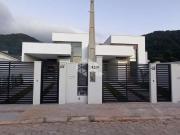 Casa / Sobrado para Venda em Itapema/SC Casa Branca 3...