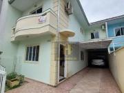 Casa / Sobrado para Venda em Itapema/SC Meia Praia 3 Quartos
