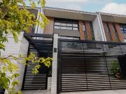 Casa / Sobrado para Venda em Joinville/SC América 3 Quartos