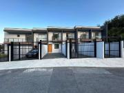 Casa / Sobrado para Venda em Joinville/SC Anita...