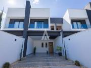 Casa / Sobrado para Venda em Joinville/SC Bom Retiro 3...