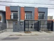 Casa / Sobrado para Venda em Joinville/SC Floresta 3 Quartos