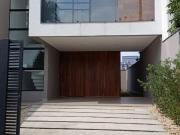 Casa / Sobrado para Venda em Joinville/SC Floresta 3 Quartos