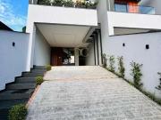 Casa / Sobrado para Venda em Joinville/SC Glória 3 Quartos