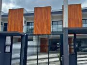 Casa / Sobrado para Venda em Joinville/SC Iririú 3 Quartos