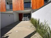 Casa / Sobrado para Venda em Joinville/SC Iririú 3 Quartos