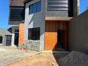 Casa / Sobrado para Venda em Joinville/SC Petrópolis 3...