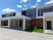 Casa / Sobrado para Venda em Joinville/SC Vila Nova 3...