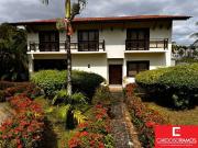 Casa / Sobrado para Venda em Lauro de Freitas/BA...