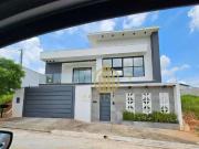 Casa / Sobrado para Venda em Lavras/MG Cascalho 3 Quartos