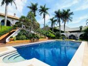 Casa / Sobrado para Venda em Londrina/PR Bela Suiça 5...