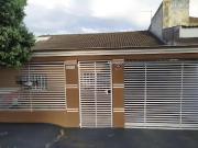 Casa / Sobrado para Venda em Londrina/PR Cafezal 3 Quartos