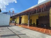 Casa / Sobrado para Venda em Londrina/PR Champagnat 4...